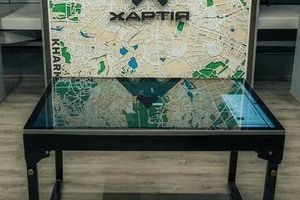 Интерактивный стол для военного штаба: нанесение тактической обстановки в реальном времени фото
