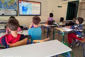 Патріотичне виховання: як проводити уроки з історії України на інтерактивній панелі фото