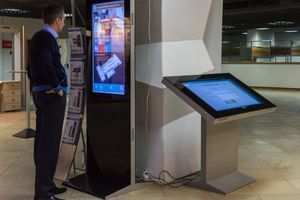 Інтерактивний кіоск: що це, де застосовується та як змінює бізнес? фото
