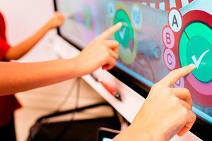 SMART vs Promethean: битва титанів. Що обрати для української школи у 2026 році? фото